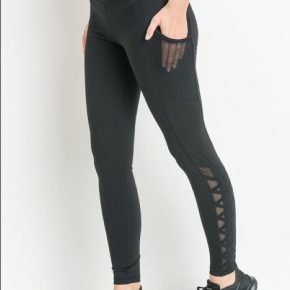 Mono B Highwaist Mesh Pocket & Lattice Leggings